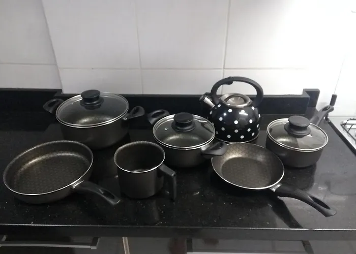 Apartamento 500 Metros Da Praia, Perto Do Shopping Atlantico
